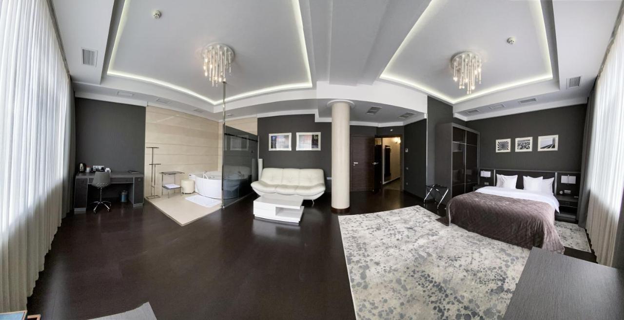 Arena Hotel Khmel'nyts'kyy Exterior photo